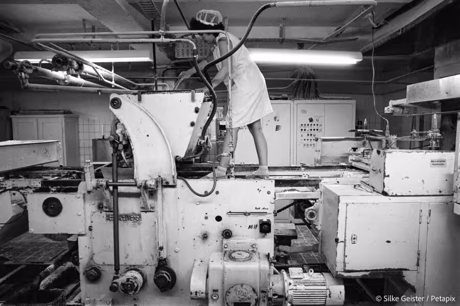 Schokoladenfabrik — Böhme Schokoladen GmbH, Delitzsch, Sachsen, Januar 1991 © Silke Geister
